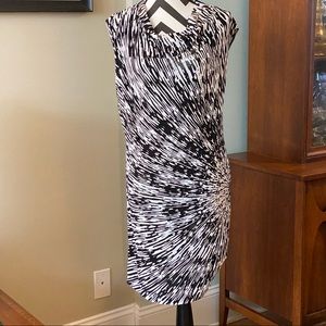 Kenneth Cole black and white abstract modern stretchy pullover dress